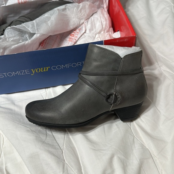 Abeo Booties NWT! - Picture 2 of 8